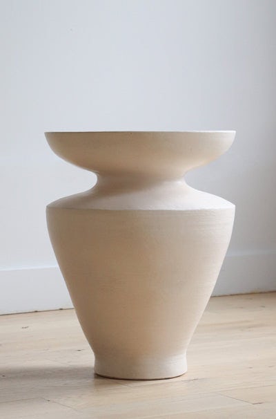 Amphora Table
