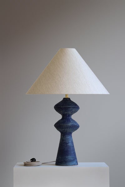 Pollux 32" Lamp (1)